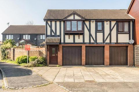 undefined, Windlesham,  Surrey,  GU20
