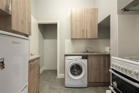 Studio to rent, Roman Road, Bethnal Green, London, E2