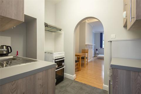 Studio to rent, Roman Road, Bethnal Green, London, E2