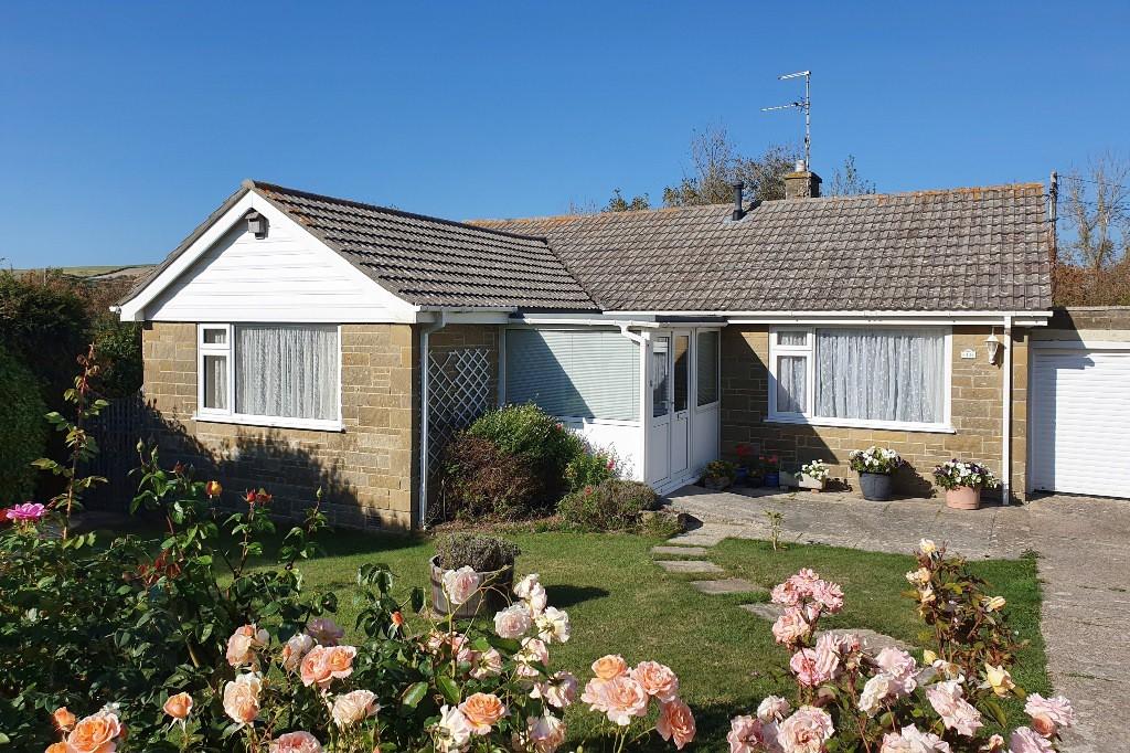 Burton Bradstock 3 bed bungalow £475,000
