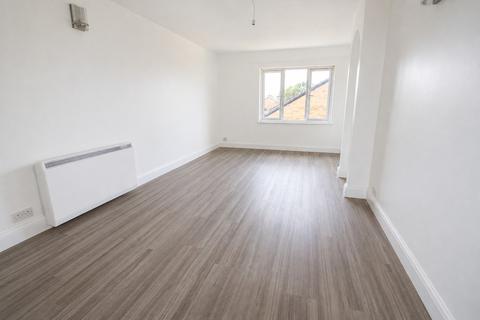2 bedroom flat to rent, Grilse Close, Edmonton