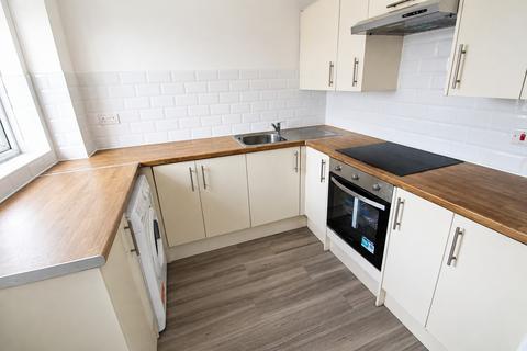2 bedroom flat to rent, Grilse Close, Edmonton