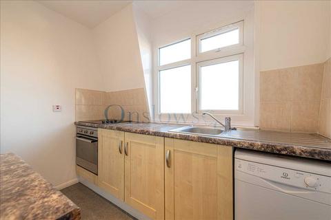 2 bedroom apartment to rent, Warwick Gardens, London