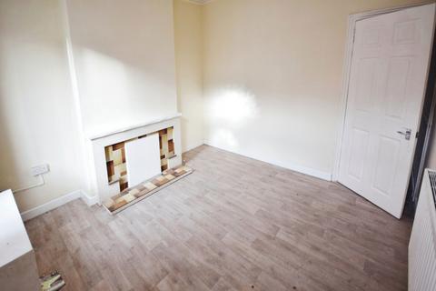 2 bedroom terraced house to rent, Thornton Road Hanley