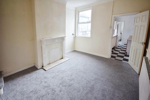 2 bedroom terraced house to rent, Thornton Road Hanley