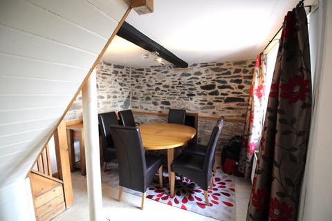 undefined, Caerwen, LL20