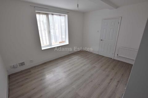 4 bedroom semi-detached house to rent, Hartland Road, Reading