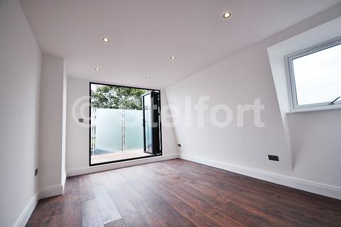 4 bedroom maisonette for sale, Sellincourt Road, SW17