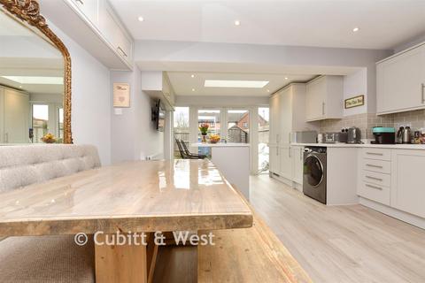 2 bedroom terraced house for sale, Teazlewood Park, Leatherhead KT22