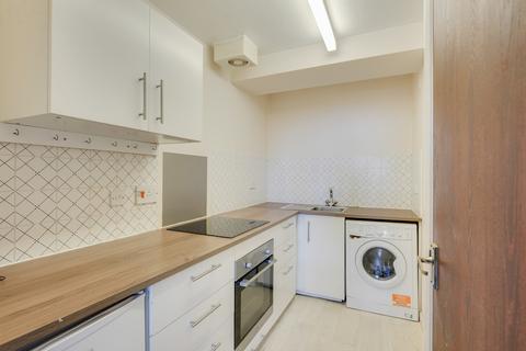 Studio to rent, Jessop Court, City Centre