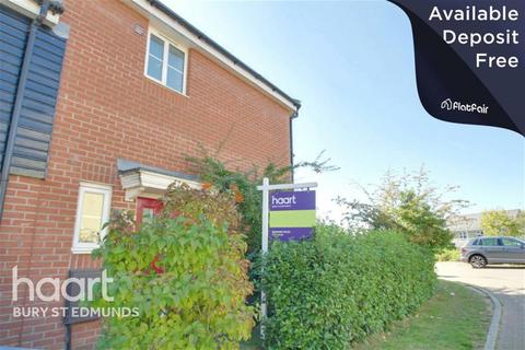 3 bedroom semi-detached house to rent - Skylark Close, Bury St Edmunds