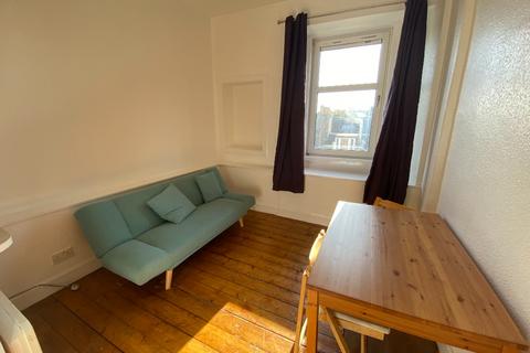 2 bedroom flat to rent, Lochrin Buildings, Tollcross, Edinburgh, EH3
