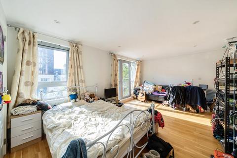 undefined, Woking,  Surrey,  GU21