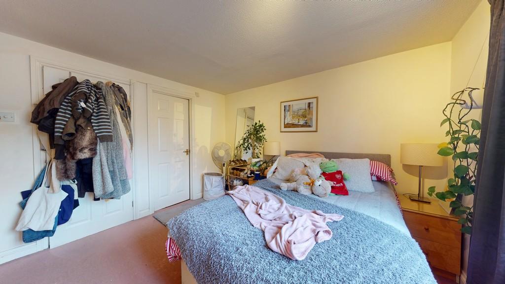 Bedroom 1 - Angle 2