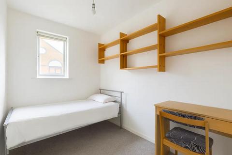 2 bedroom flat to rent, Isle Of Dogs, Mudchute, Canary Wharf E14