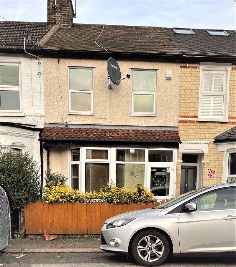 Chelmsford Road, Walthamstow E17 4 bed terraced house £3,000 pcm (£