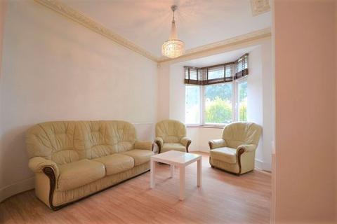 4 bedroom terraced house to rent, Chelmsford Road, Walthamstow E17