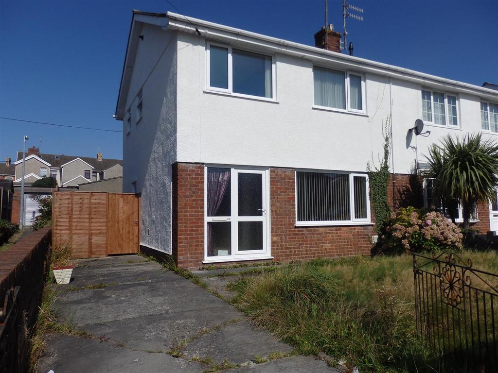 Ridgewood Park, Llanelli 3 bed semidetached house £142,500