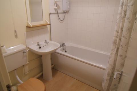 Studio to rent, Redford Close, Feltham, TW13 4TL