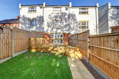 4 bedroom townhouse to rent, Clayton Road, High Wycombe HP14