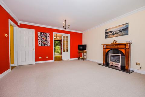 4 bedroom detached house to rent, Mytchett, Camberley