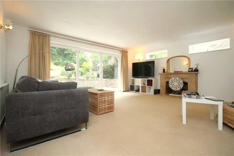4 bedroom detached house to rent, Pantiles Close, Woking, Surrey, GU21