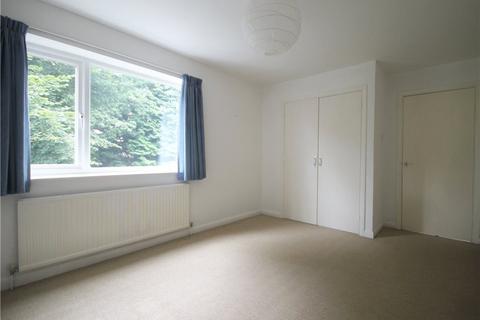 4 bedroom detached house to rent, Pantiles Close, Woking, Surrey, GU21