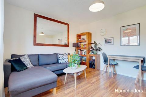 2 bedroom flat to rent, Northiam Street, Victoria Park E9