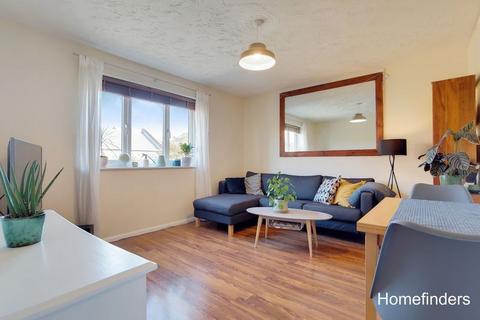 2 bedroom flat to rent, Northiam Street, Victoria Park E9