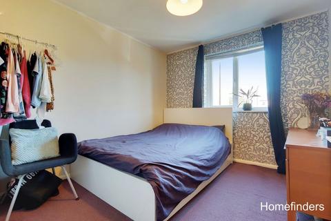 2 bedroom flat to rent, Northiam Street, Victoria Park E9