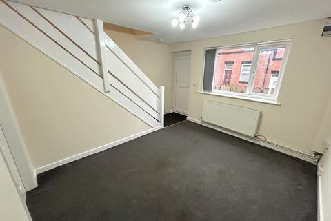 2 bedroom terraced house to rent, Radcliffe, Manchester M26