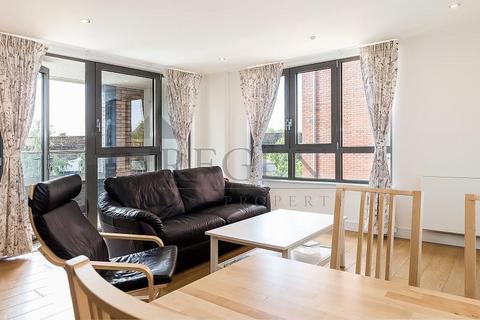 2 bedroom apartment for sale, Chamberlain Court, Silwood Street, SE16