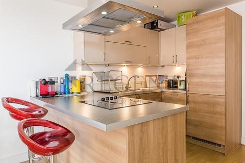 2 bedroom apartment for sale, Chamberlain Court, Silwood Street, SE16