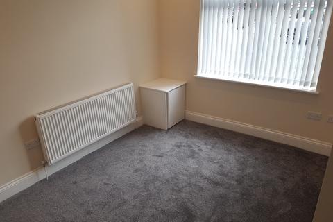 3 bedroom terraced house to rent, Siddall Street, Manchester, M12