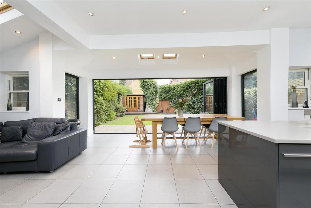 Sandy Lane, Teddington 5 bed detached house £1,650,000
