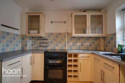 2 bedroom semi-detached house to rent, Blake Close, Cannock
