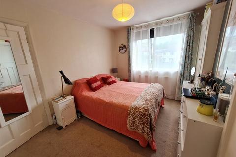 9 Park Close, London, NW10 7DY