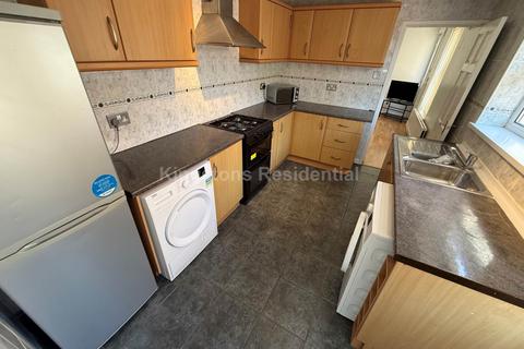 5 bedroom terraced house to rent, Letty Street, Cardiff CF24
