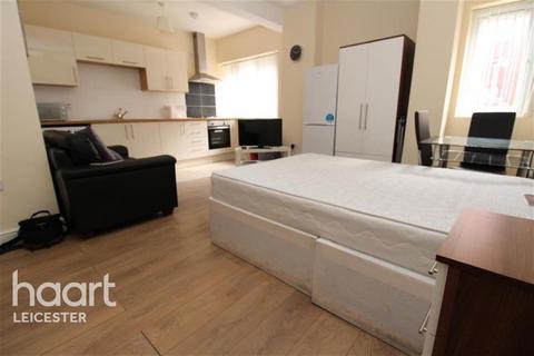 Studio to rent, Humberstone Gate