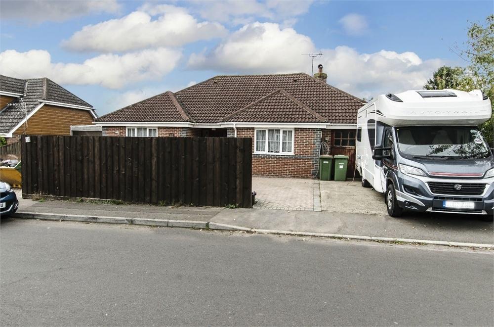 Rogers Road, EASTLEIGH, Hampshire 3 bed detached bungalow