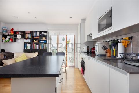 2 bedroom apartment for sale, Maud Street, East Village, E16