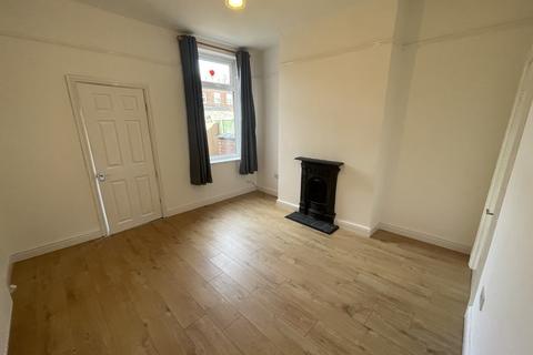 2 bedroom end of terrace house to rent, Florist Street, Stockport