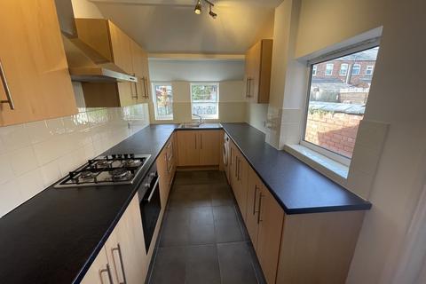 2 bedroom end of terrace house to rent, Florist Street, Stockport