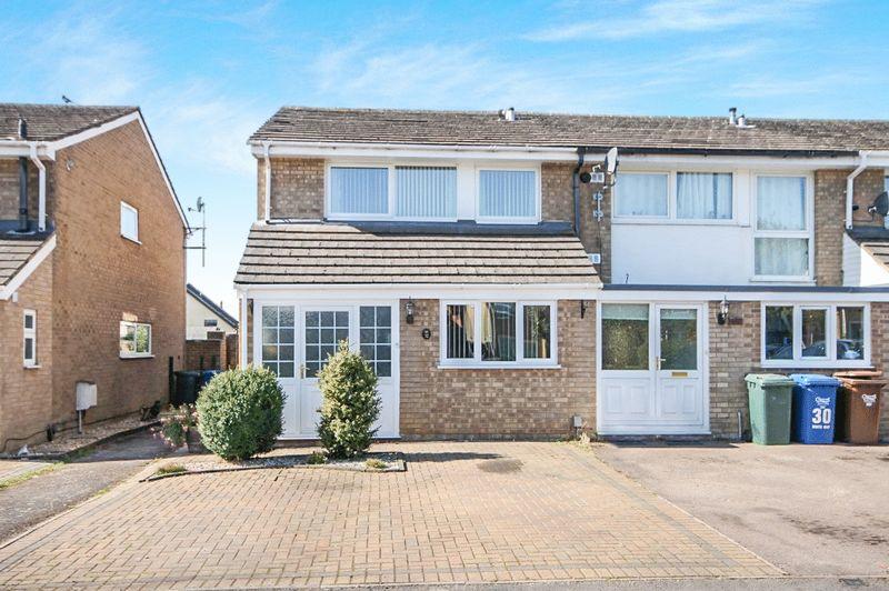 White Way KIDLINGTON 3 bed end of terrace house £325,000