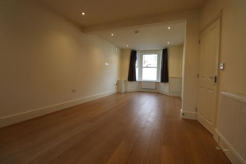 2 bedroom terraced house to rent, Symington Street, St. James
