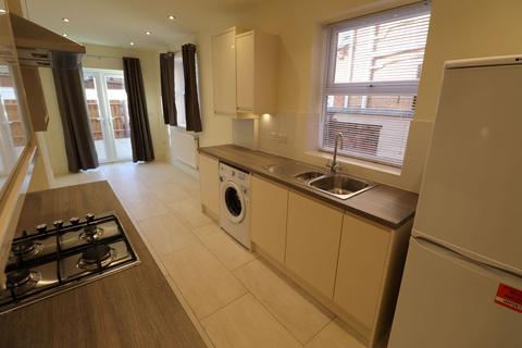 2 bedroom terraced house to rent, Symington Street, St. James