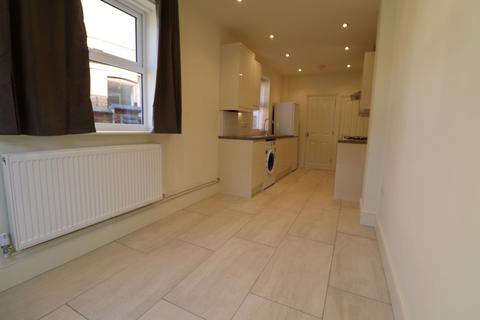2 bedroom terraced house to rent, Symington Street, St. James