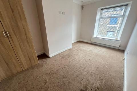 1 bedroom terraced house to rent, Crossley Street, Queensbury BD13