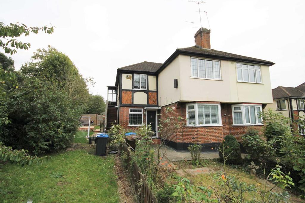 Epsom Road, Morden 2 bed £305,000