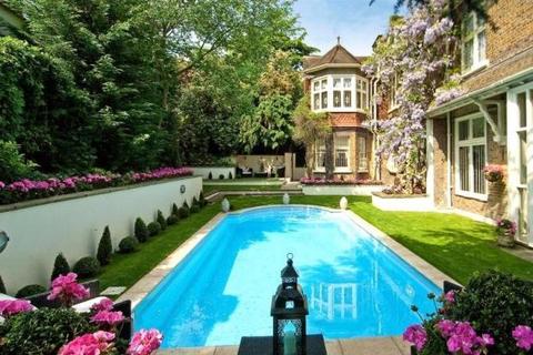 6 bedroom detached house to rent, Frognal,  Hampstead,  NW3